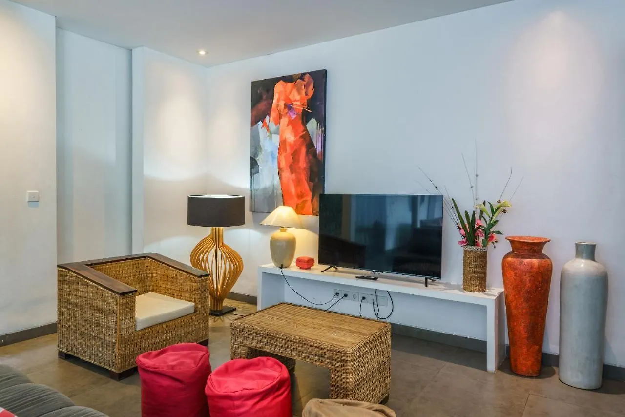 Villa Paloma - Chic Tropical Garden Villa With Outdoor Pool Seminyak