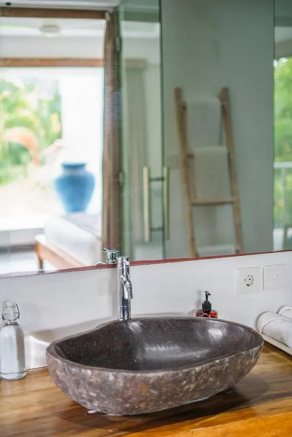 Villa Paloma - Chic Tropical Garden Villa With Outdoor Pool Seminyak  Indonesia