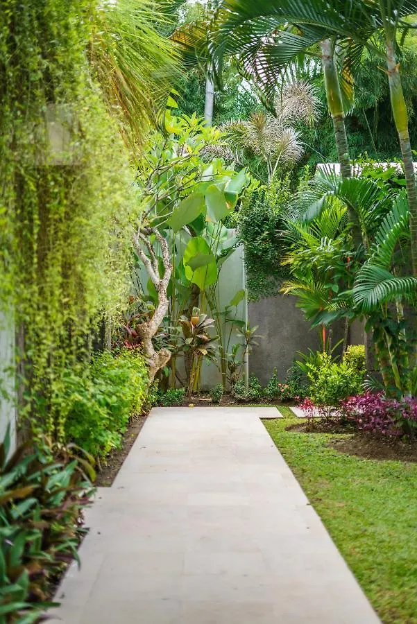 Villa Paloma - Chic Tropical Garden Villa With Outdoor Pool Seminyak  Seminyak (Bali)